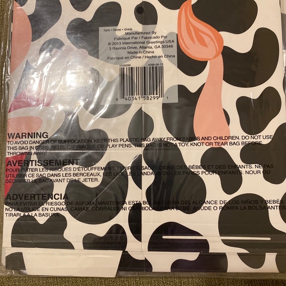 Studio 18 Treat Boxes 2 cows 4 barns- - Picture 3 of 5